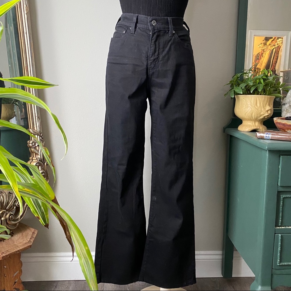 Levi’s Perfectly Slimming Bootcut 512 Jeans